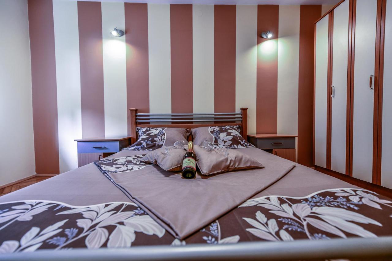 Lux Apartman Cvetkovic Kraljevo Kültér fotó