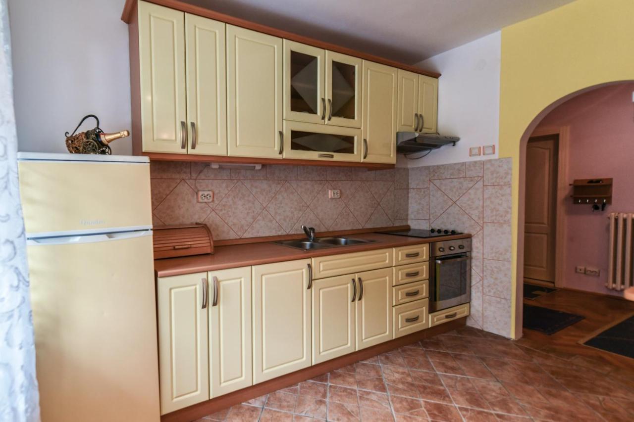 Lux Apartman Cvetkovic Kraljevo Kültér fotó